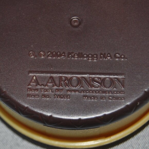 Keebler Fudge Shoppe Vintage Cookie Container (2004) - Picture 3 of 5